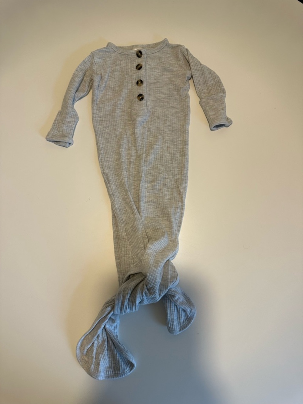Lou Lou and Company STEVIE RIBBED KNOTTED GOWN Newborn